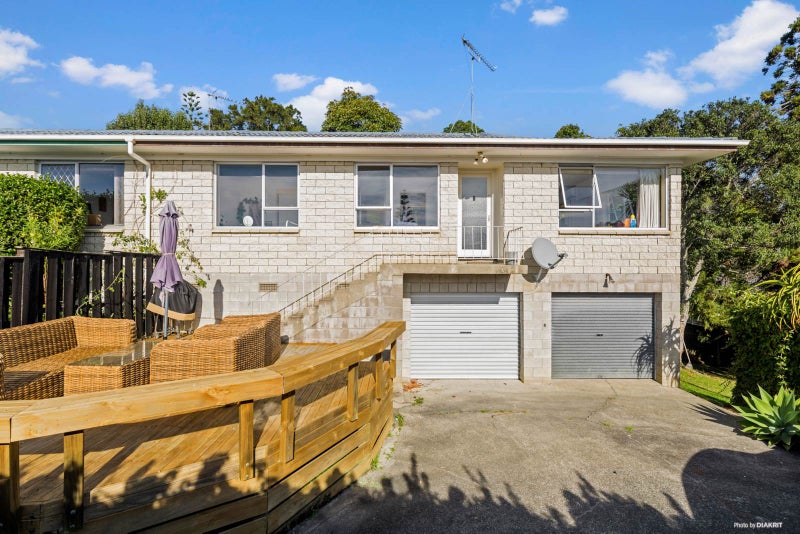 2/1 Piripiri Crescent, Torbay, Auckland - Carousel 1