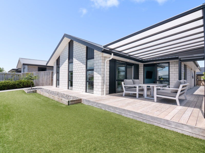 202 Te Okuroa Drive, Papamoa, Papamoa - Carousel 1