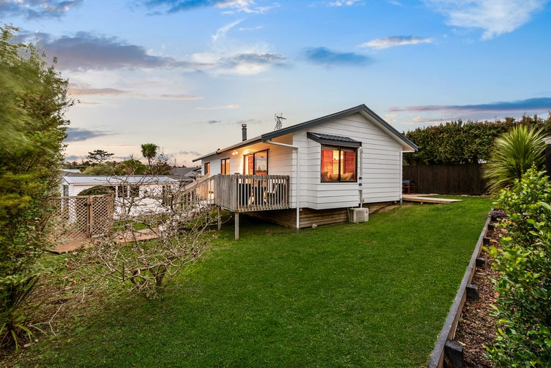 2/59 Fairclough Road, Beach Haven, Auckland - Carousel 20