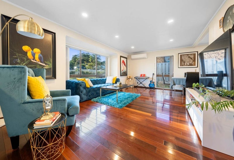 7 Mark Edward Drive, Half Moon Bay, Auckland - Carousel 2