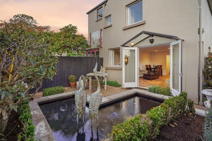 10/16 Derby Street, St Albans, Christchurch - Carousel 1