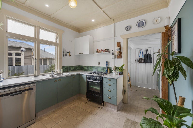 239 Georges Drive, Napier South, Napier - Carousel 2