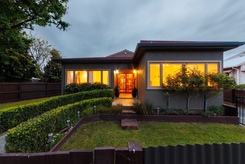 9 Rosalie Terrace, Kelvin Grove, Palmerston North - Carousel 1