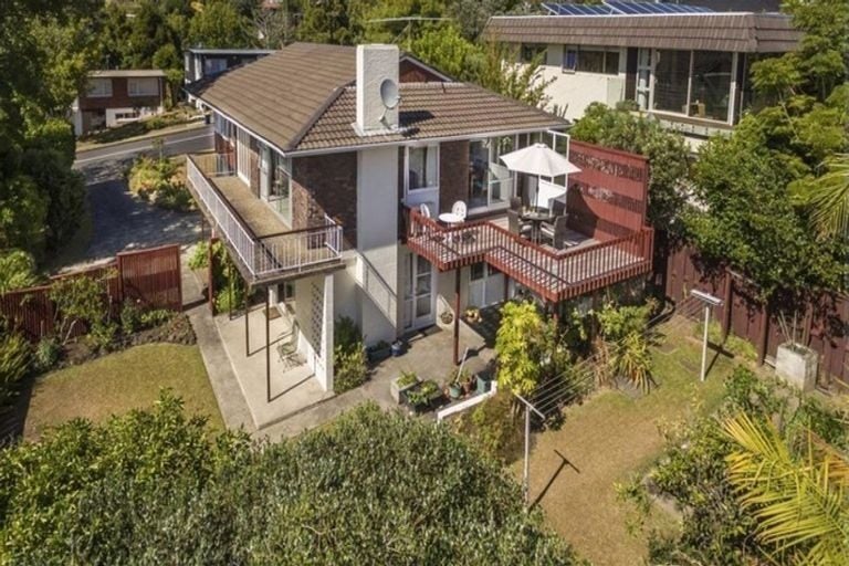 19 Maxwelton Drive, Mairangi Bay, Auckland - Carousel 1