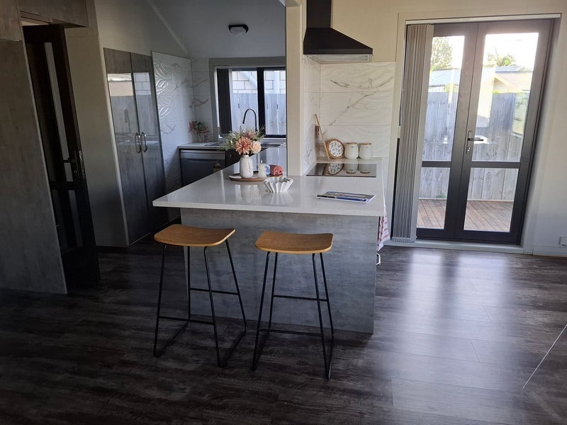 12 Ashlynne Avenue, Papatoetoe, Auckland - Carousel 1