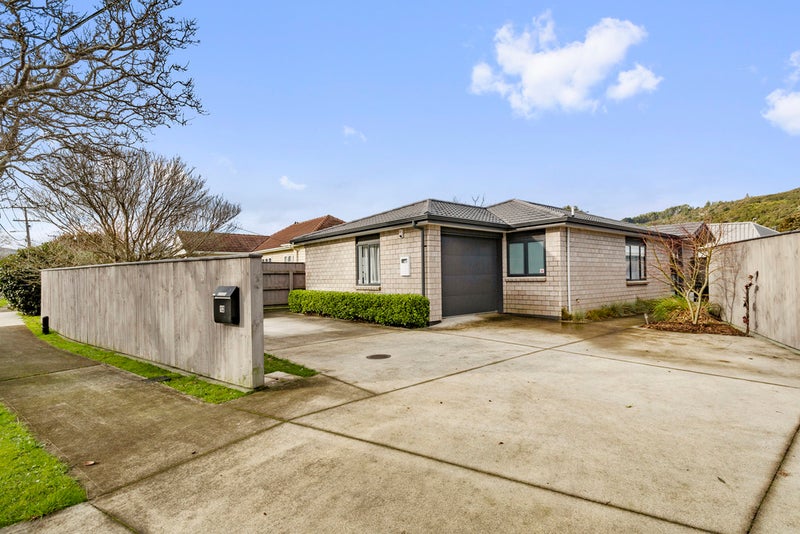 12 Pearce Crescent, Taita, Lower Hutt - Carousel 1