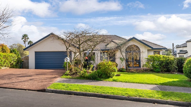 12 Tyrico Close, Unsworth Heights, Auckland - Carousel 1