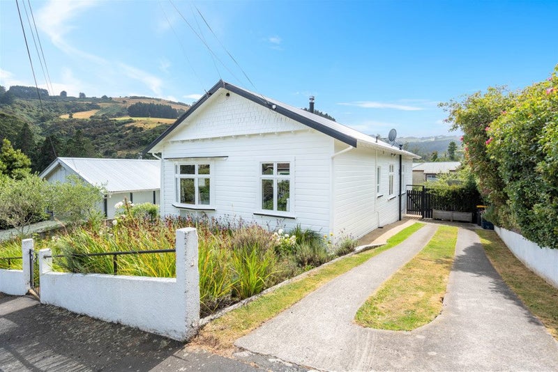9 Birchfield Avenue, North East Valley, Dunedin - Carousel 1