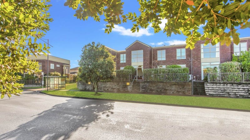 17 Tephra Boulevard, Stonefields, Auckland - Carousel 1