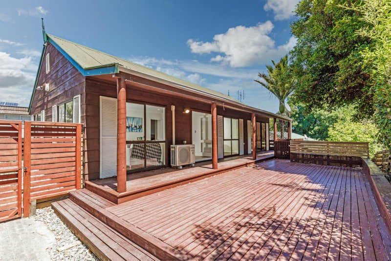 1/17 Geoffrey Road, Torbay, Auckland - Carousel 2