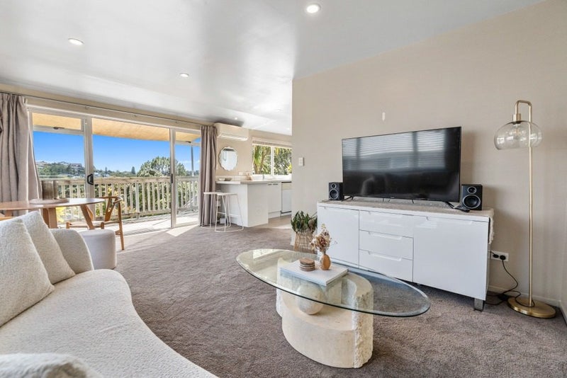 49A Onewa Road, Northcote, Auckland - Carousel 2