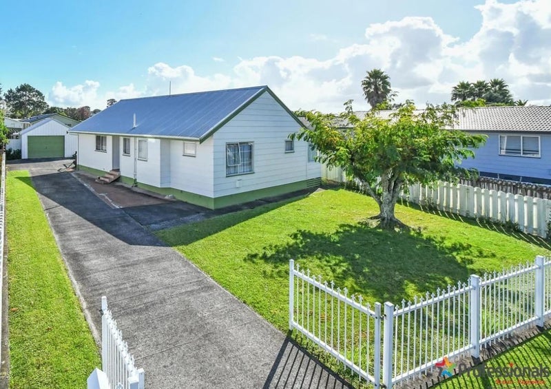 7 Bluewater Place, Wattle Downs, Auckland - Carousel 1
