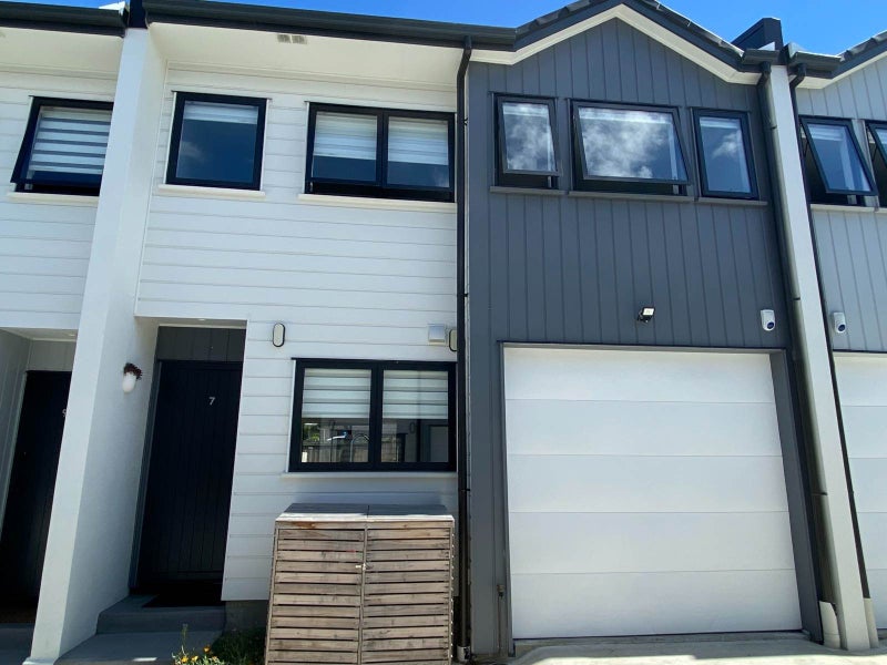 7 Shahkot Way, Papatoetoe, Auckland - Carousel 1