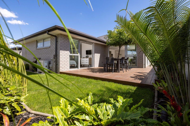 6 WARLOCK WAY, Tauranga - Carousel 1