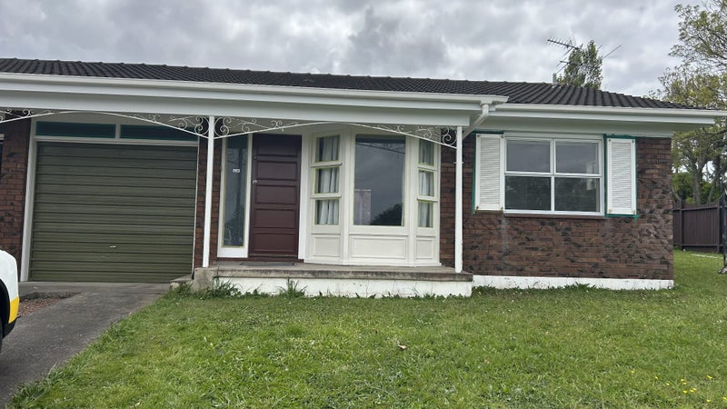 1/1 Suzetta Place, Sunnyhills, Auckland - Carousel 1