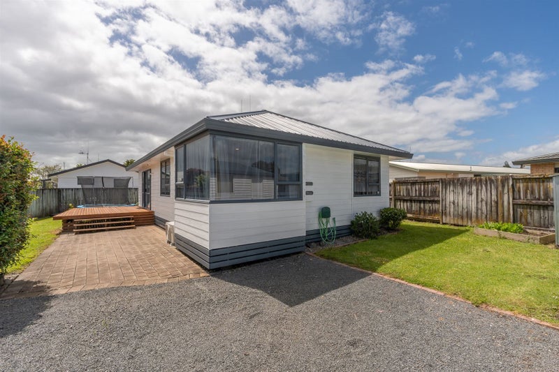 11 Myrlene Place, Nawton, Hamilton - Carousel 1