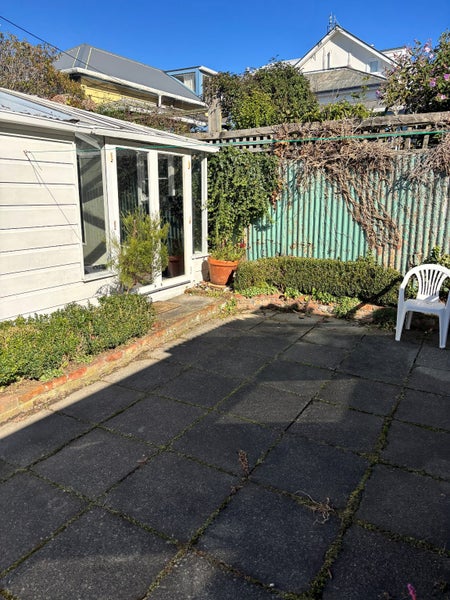 2 Torless Terrace, Thorndon, Wellington - Carousel 12