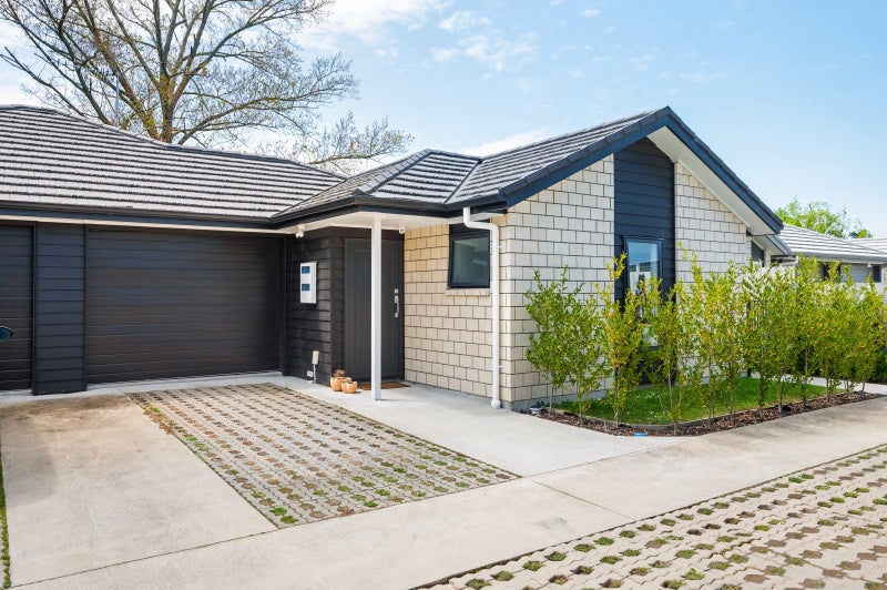 2/10 Keitha Place, Glenview, Hamilton - Carousel 1
