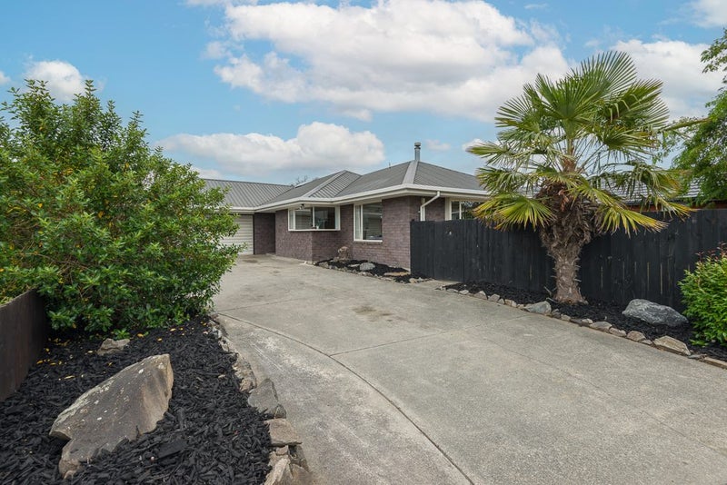 8 Fieldmoor Place, Parklands, Christchurch - Carousel 1