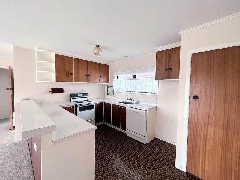 2/49 Paterson Avenue West, Whangamata - Carousel 2