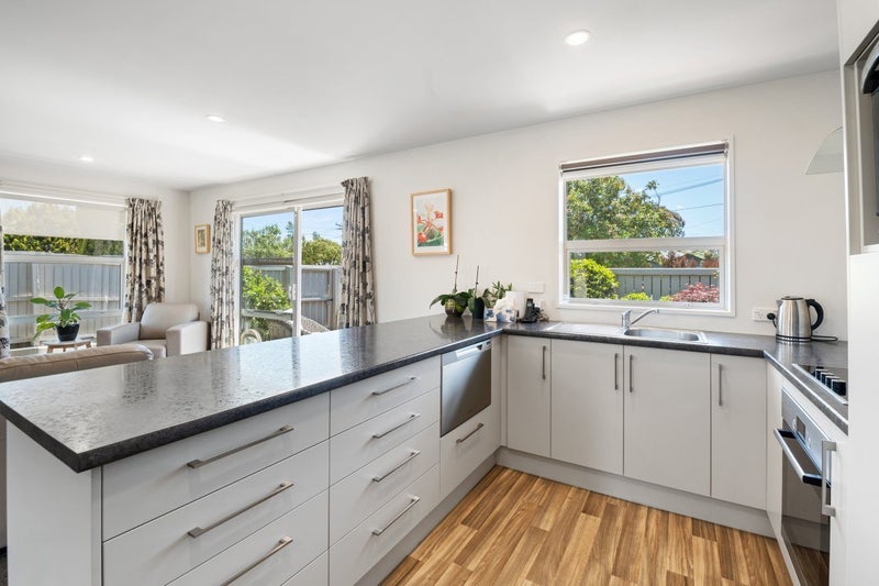 1/52 Opawa Road, Waltham, Christchurch - Carousel 2