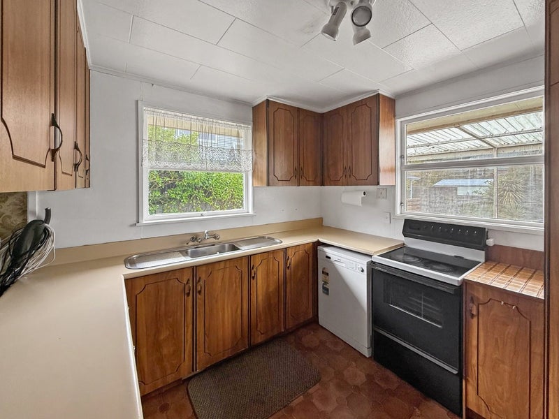 17 Awanui Street, Hilltop, Taupo - Carousel 2