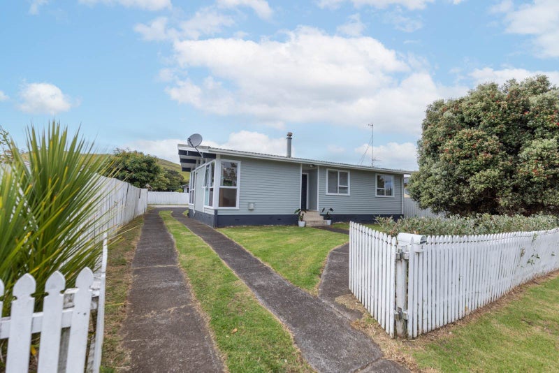 4 Dalry Place, Mangere Bridge, Auckland - Carousel 1