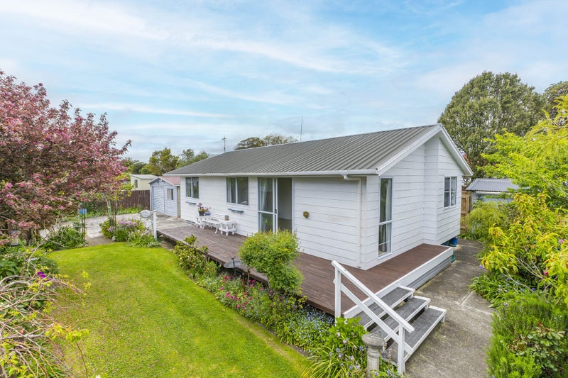 15A Rauparaha Street, Waikanae Beach, Waikanae - Carousel 1