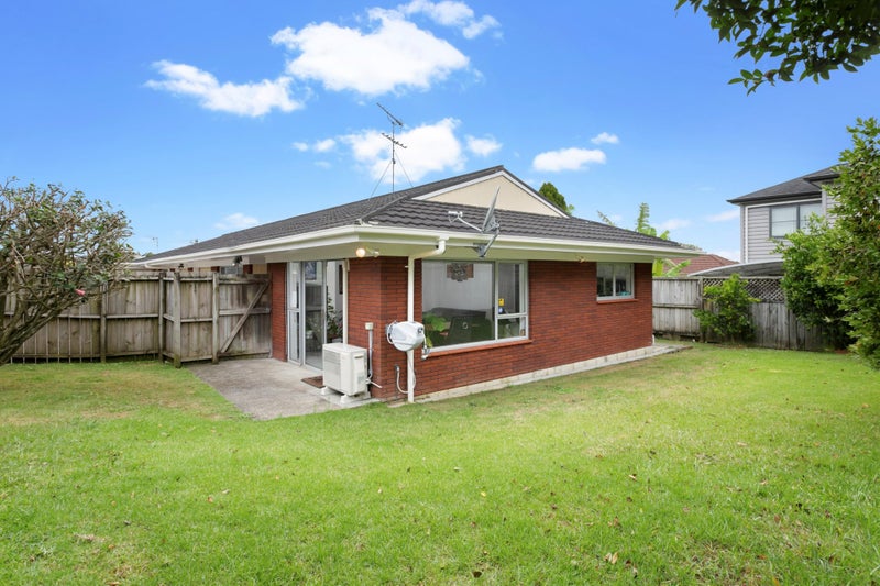 2/8 Stamford Park Road, Mount Roskill, Auckland - Carousel 1