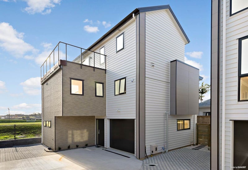 844D East Coast Road, Oteha, Auckland - Carousel 1