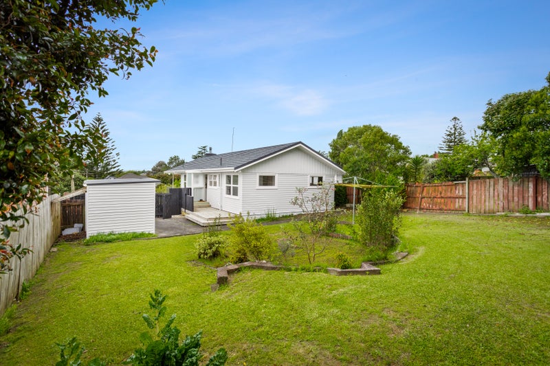 9 Kelston Street, New Lynn, Auckland - Carousel 2