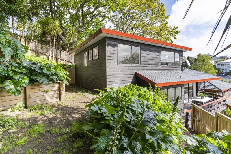 2/82 Bassett Road, Remuera, Auckland - Carousel 2