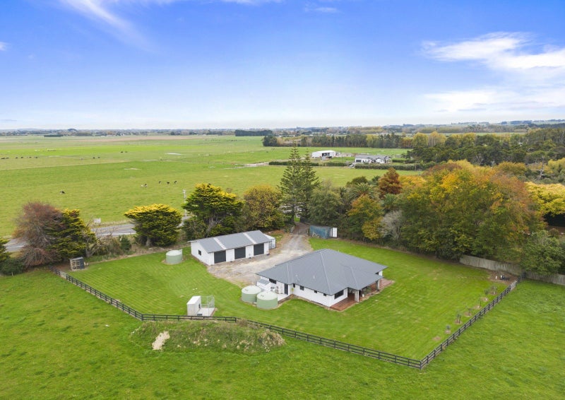 1218 Rangitikei Line, Palmerston North - Carousel 2