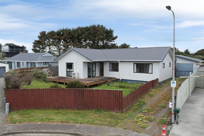14 Matakane Street, Waitārere Beach, Levin - Carousel 2