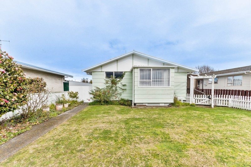25 Exeter Crescent, Springvale, Whanganui - Carousel 1