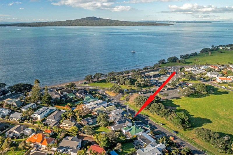 10 Seabreeze Road, Narrow Neck, Auckland - Carousel 1