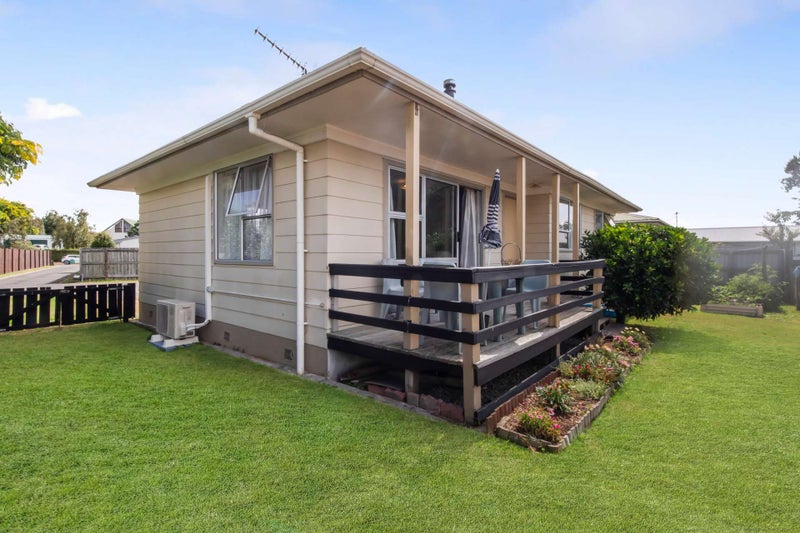 21B Pohutukawa Drive, Owhata, Rotorua - Carousel 1
