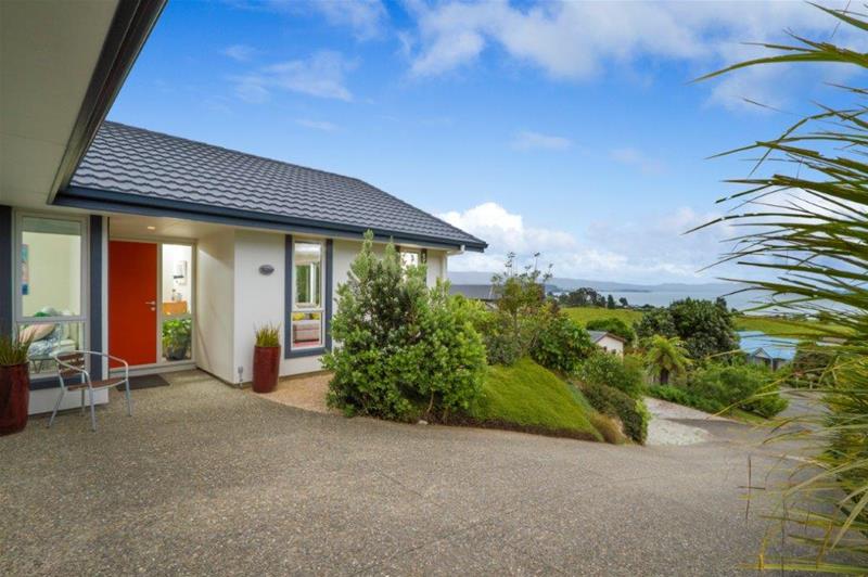 2 Kowhatu Grove, Pohara - Carousel 1