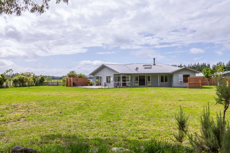 17 Algies Road, Featherston - Carousel 1