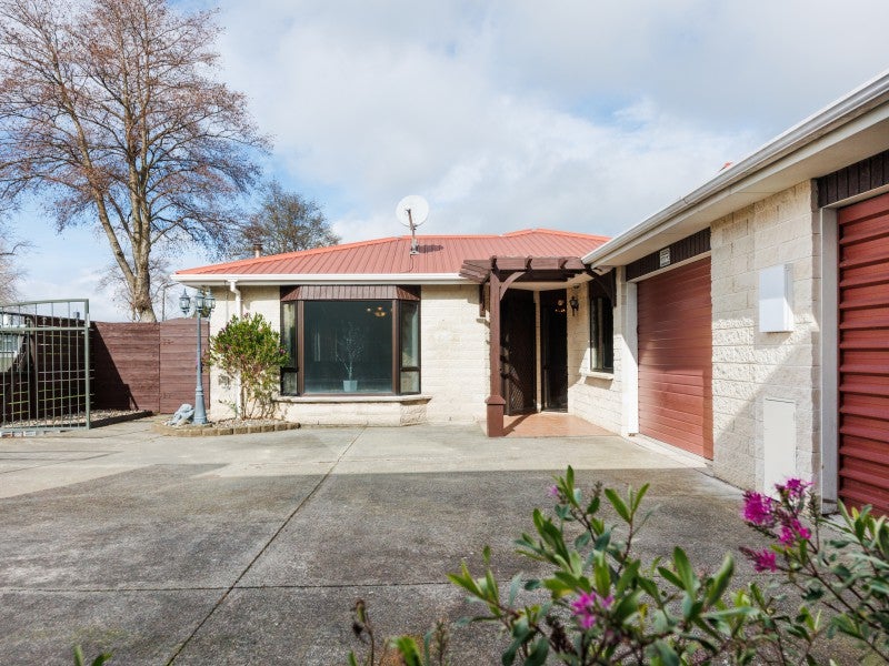 10 Botanical Road, Takaro, Palmerston North - Carousel 1