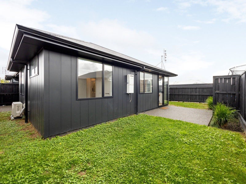 2/9 Kingsley Street, St Andrews, Hamilton - Carousel 3