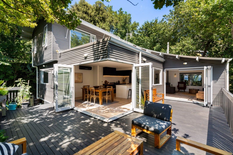 35 Burns Road, Hospital Hill, Napier - Carousel 1