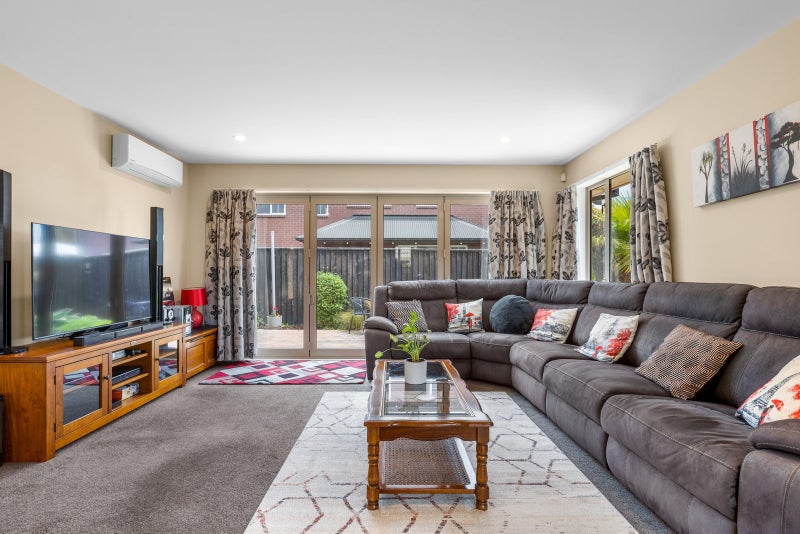 7 Strathmore Gardens, Burwood, Christchurch - Carousel 2