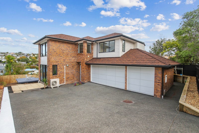4 Korotaha Terrace, Rothesay Bay, Auckland - Carousel 1