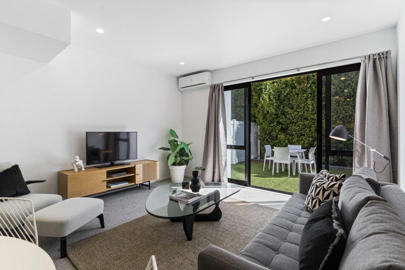 7/1 Jersey Avenue, Mount Albert, Auckland - Carousel 1