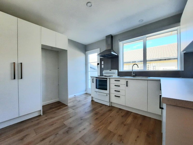 2/14 Wembley Street, Sydenham, Christchurch - Carousel 2