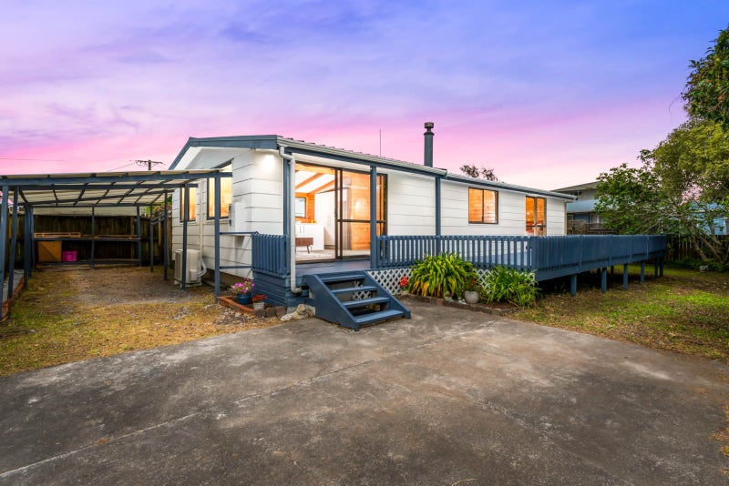 2/49 Larnoch Road, Henderson, Auckland - Carousel 1