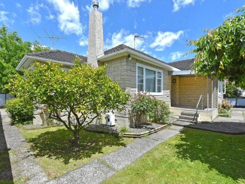 13 Heretaunga Square, Silverstream, Upper Hutt - Carousel 2