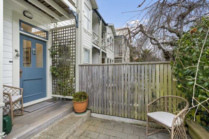 1/23 Glenbervie Terrace, Thorndon, Wellington - Carousel 15