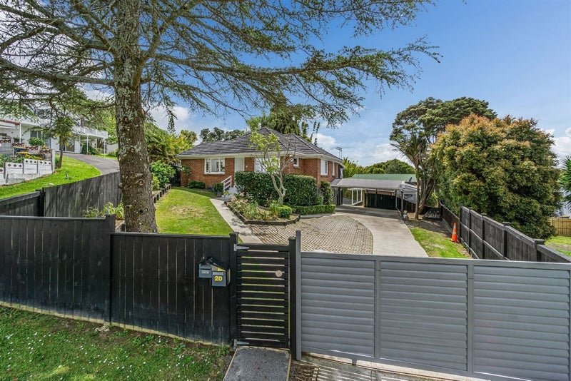 20 Hamilton Place, Glenfield, Auckland - Carousel 1